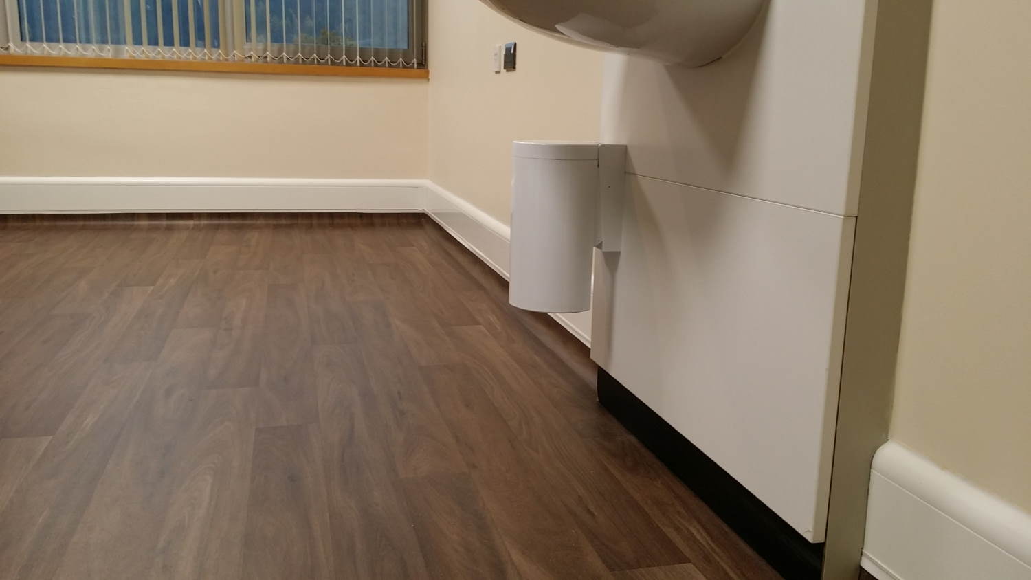 EasyClean with contrasting top cap for dementia-care setting