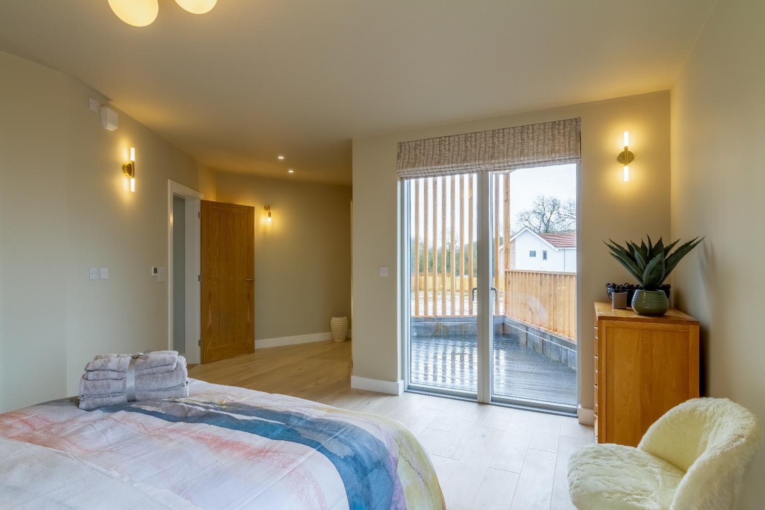 ThermaSkirt Urban profile in a modern open-plan space