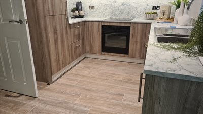 Energy House 2.0 | Barratt | Kitchen | Deco BM2 | Plinth Heating